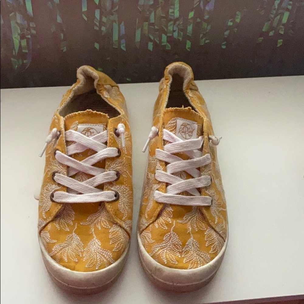 Yellow shoes